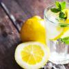 Защо да пием вода с лимон всяка сутрин